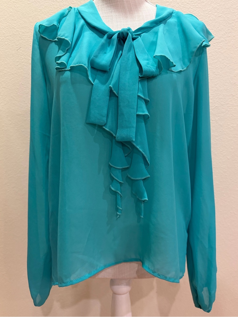 NWT Giddy Up Glamour Women’s Teal Ruffle Tie-Neck Blouse